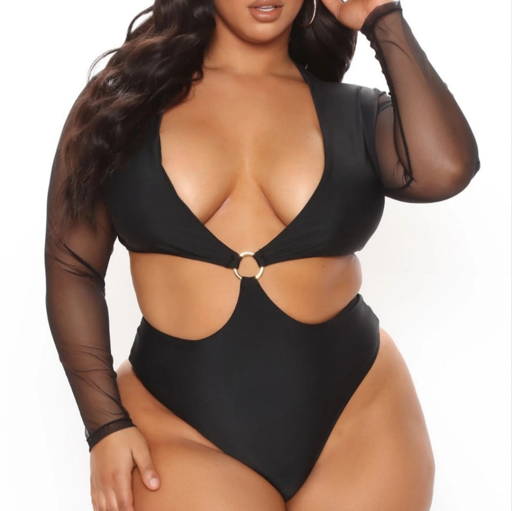 Fashion Nova Womans Black Plus Bathing Suit Size 2X